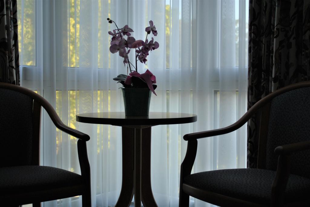 Hotel Garni Am Schaefersberg Niedernhausen Quarto foto